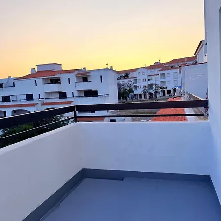 Ouraflats Apartment